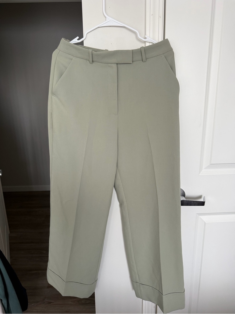 Abercrombie & Fitch Cropped Wide-Leg Pants in Light Sage